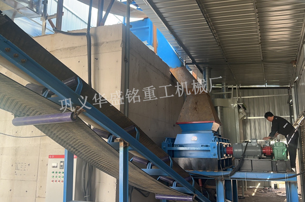 河南濮陽(yáng)瀝青銑刨料破碎線安裝現(xiàn)場(chǎng)